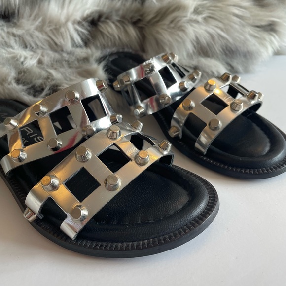 Makris silver caged and stud flat sandal - Picture 4 of 7